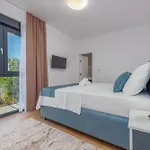 Villa Menalo *